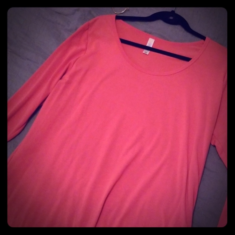 Dark pink lularoe Lynnae